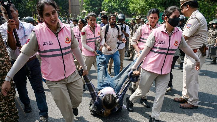 https://salarnews.in/public/uploads/images/newsimages/maannewsimage10102026_160430_delhi (1).jpg